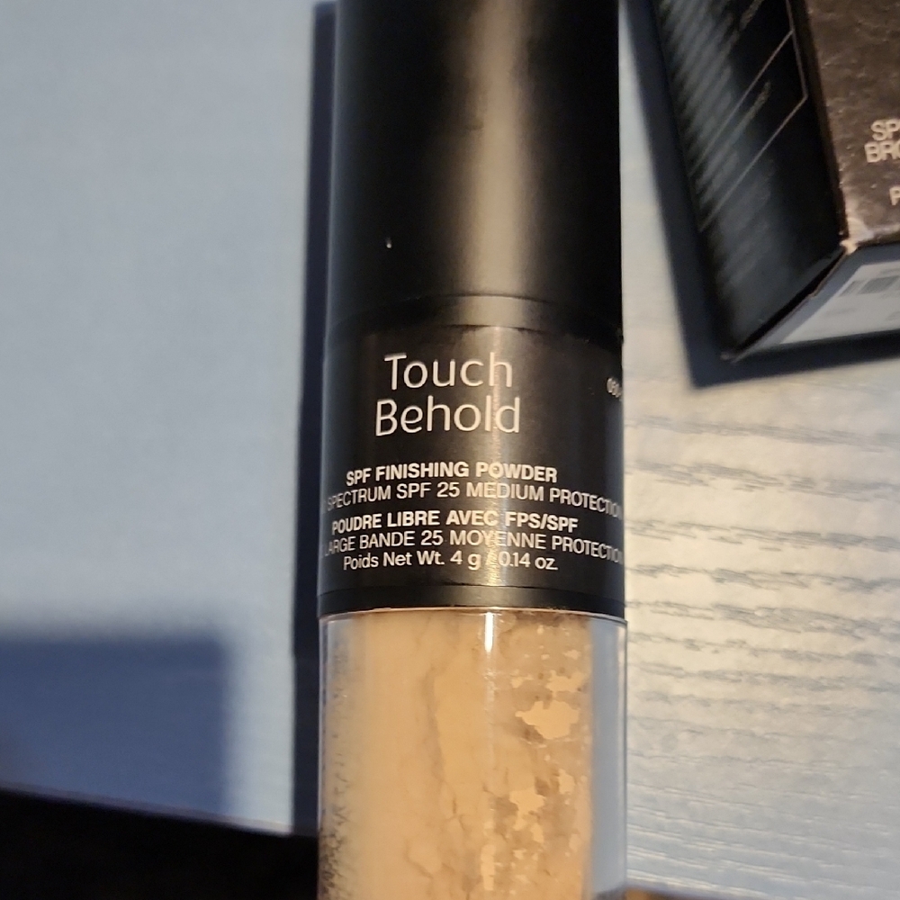 Younique Touch Behold SPF 25 Setting Powder - Cream - Picture 3 of 4